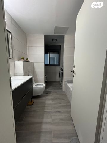 דירה, שלום הגליל 1, אריק שרון, נהריה