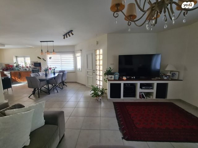 בית פרטי/ קוטג', יהלום 1, פרחי הדר, פרדס חנה כרכור