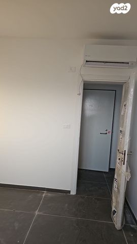 דירה, יצחק בן צבי 6, שיכון ד, טבריה