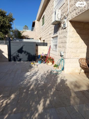 דו משפחתי, הר כתרון 33, הר כתרון, צור הדסה