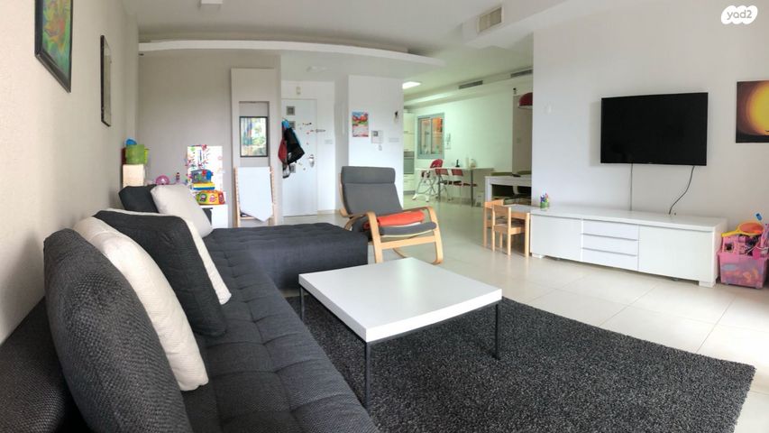 דירה, זלמן שז"ר 10, נווה גנים, קרית מוצקין