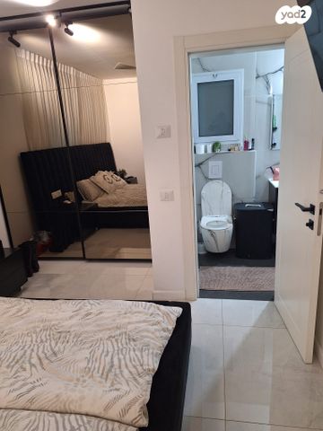 דירת גן, מאיר וייס 14, פסגת זאב, ירושלים