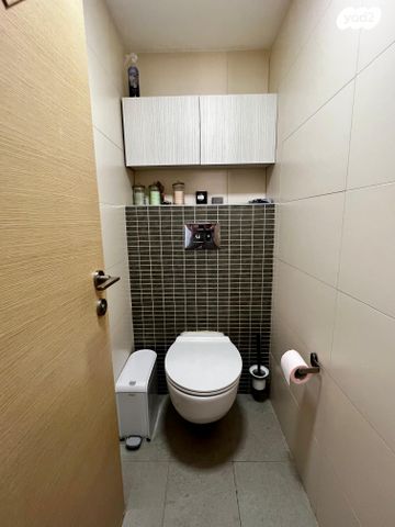 גג/ פנטהאוז, התאנים 6, מרכז העיר, קרית אתא