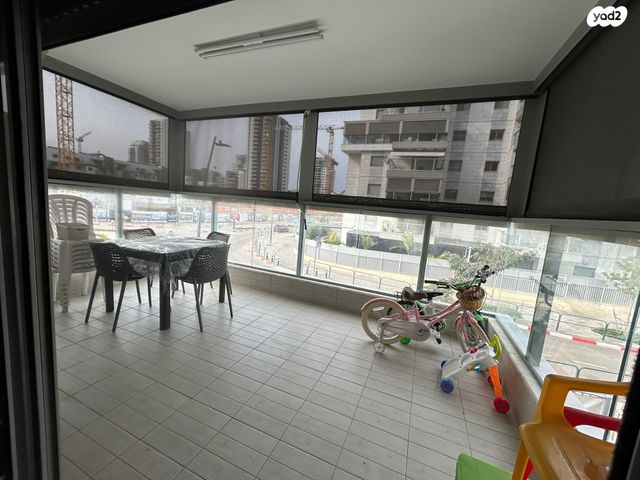 דירה, האישה העברייה 5, כרמי גת, קרית גת