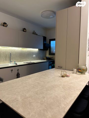 דירה, הרב חזקיה שבתאי 17, רמות, ירושלים