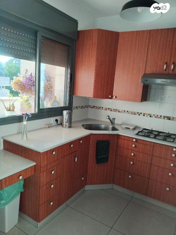 דירה, חזקיהו המלך 1, המושבה היוונית, ירושלים