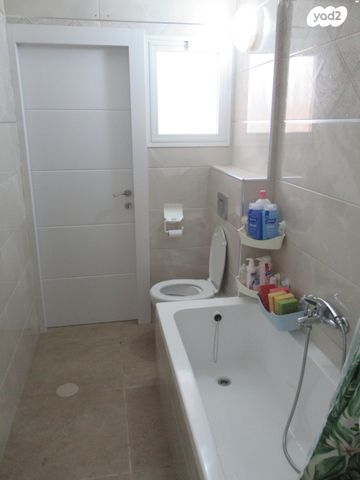 דירה, שדרות גת 213, הקוממיות, קרית גת