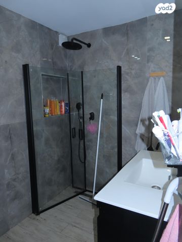 דירת גן, חזקיה המלך 12, רובע י"ג, אשדוד