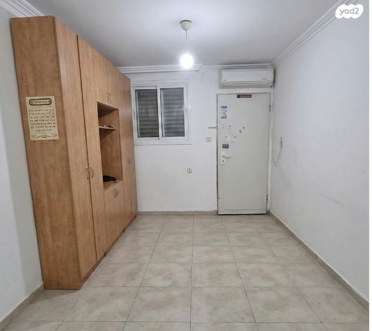 שמעון הצדיק 48