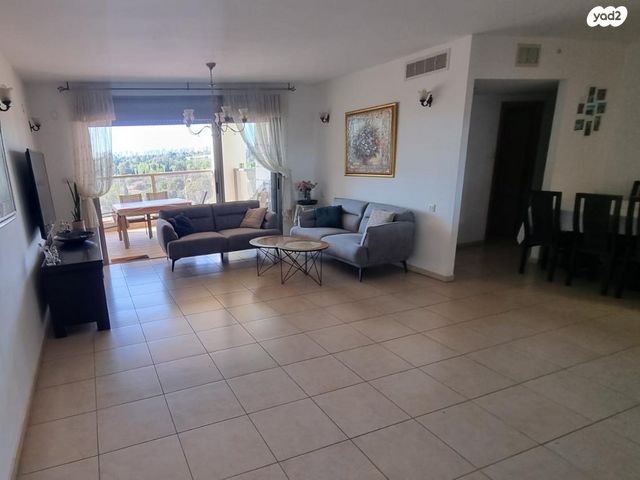 דרך משה דיין 26