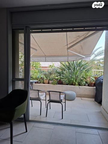 סאבלט, שדרות אמנון ותמר 4, גני הרצליה, הרצליה