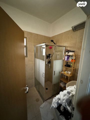 ישיבת ציון 16