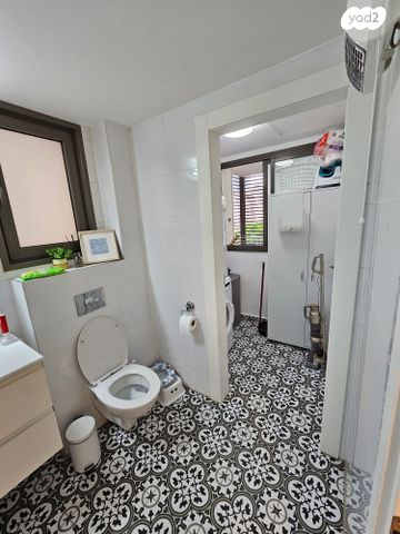 סאבלט, ביאליק 64, שכונת בן גוריון, מרכז העיר ג', רמת גן