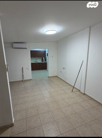 יחידת דיור, ויתקין 14, שיכון ותיקים, חולון