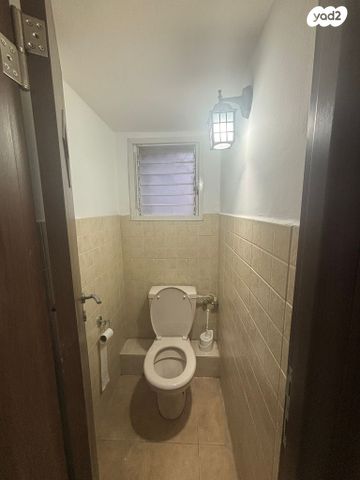 דירה, שדרות אליהו גולומב 34, הדר עליון, חיפה