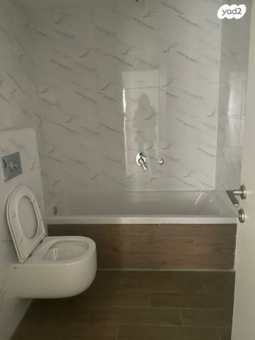 דירה, יצחק שמיר 17, רמת הדר, גבעת שמואל