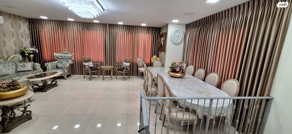 דירת גן, הרב ולנשטיין 1, רמות, ירושלים