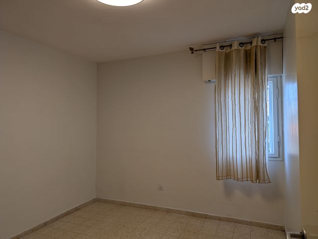 דירה, יגאל אלון 10, רמות, ירושלים