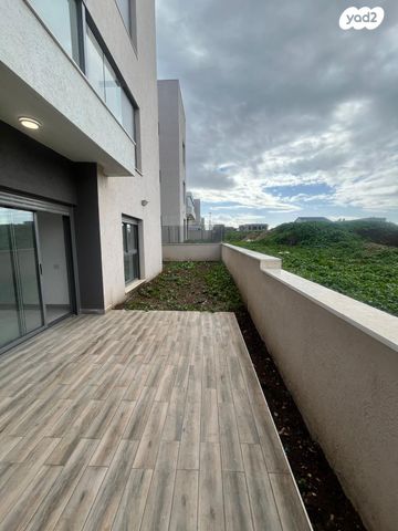 דירת גן, בנטל 1, בת חפר, בת חפר