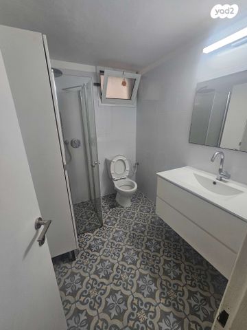 מרתף/ פרטר, היקינטון 5, בנה ביתך, קדימה צורן