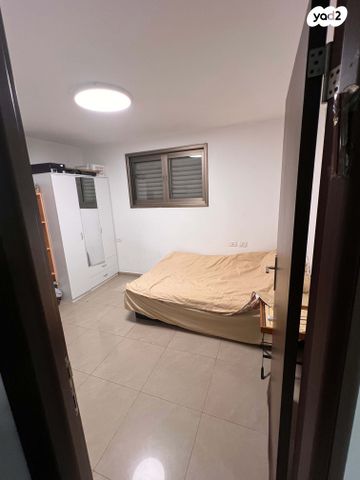 דירה, דוכיפת 4, ירחיב, ירחיב