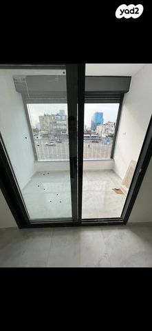 דירה, דרך רזיאל 21, צפון מזרח מרכז העיר, נתניה