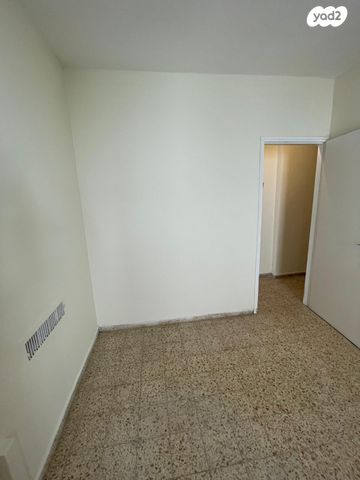 דירה, חנקין 10, מגדיאל, הוד השרון