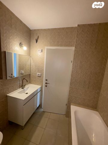 דירה, הרב מרדכי אליהו 17, כרמי הנדיב, אחוזת רוטנר, קרית מלאכי