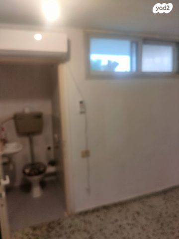 יחידת דיור, יהושע טהון 13, שאר העיר, קדימה צורן