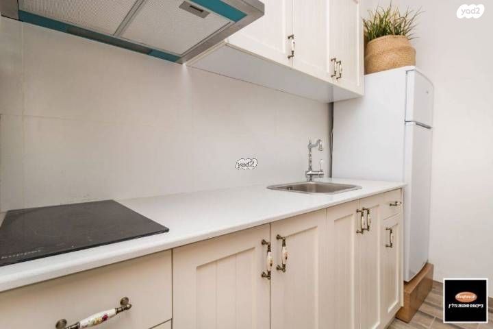 דירה, הנאמנים 18, שער פלמר, תחנת רכבת השמונה, חיפה