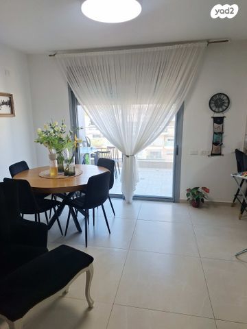 דירה, השופטים 10, אחוזת כנרת, טבריה