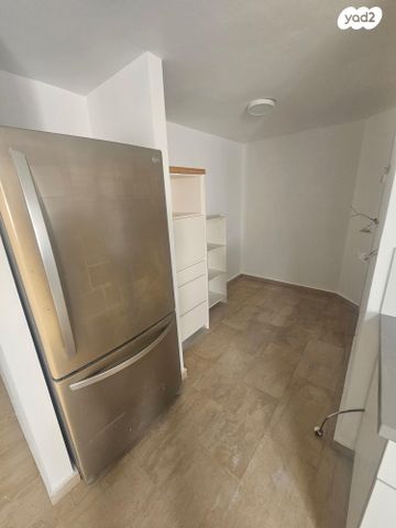 מרתף/ פרטר, היקינטון 5, בנה ביתך, קדימה צורן