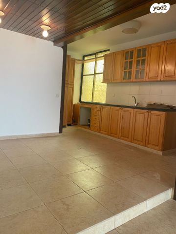 דירה, רמב"ם 15, הגבול רוטשילד, בת ים