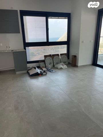 יהורם גאון 2