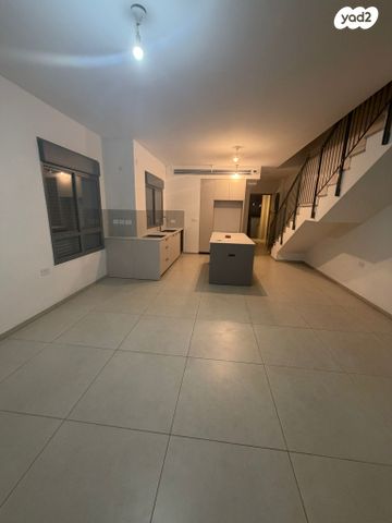 בית פרטי/ קוטג', התפוח 57, שכונה 16, תל מונד