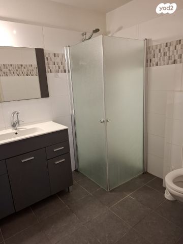 מרתף/ פרטר, הזנב 59, כפר ויתקין, כפר ויתקין