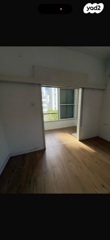 ארלוזורוב 4