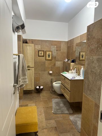 דירה, דרך מרדכי בשיסט 41, נווה עמית, רחובות