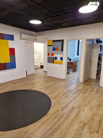 יגאל אלון 157