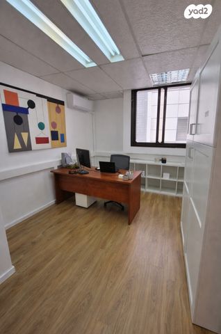 משרדים, יגאל אלון 157, נחלת יצחק, תל אביב יפו