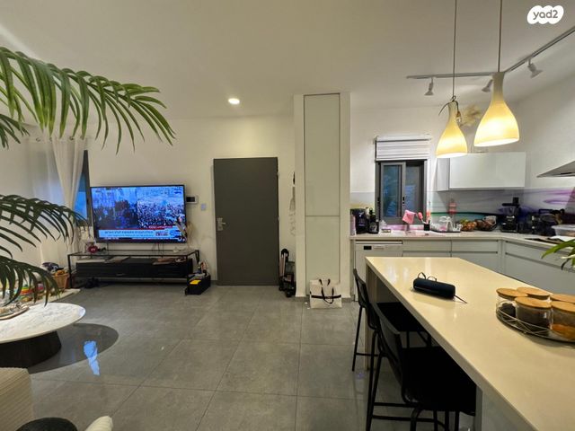 דירת גן, קרית ביאליק