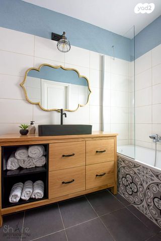 דירה, נחל אלכסנדר, צור יצחק, צור יצחק