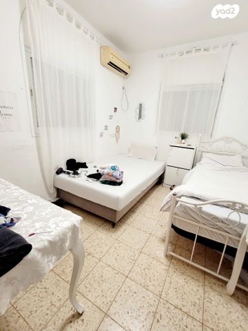 דו משפחתי, שיכוני המזרח, ראשון לציון