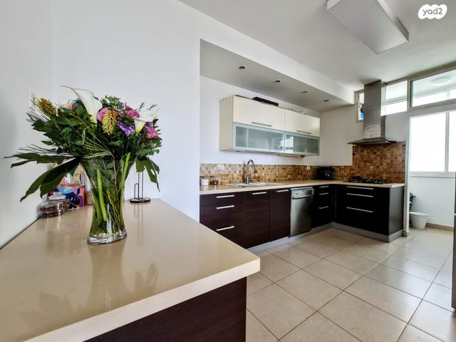 דירה, ש"י עגנון, מרכז דרום, רעננה