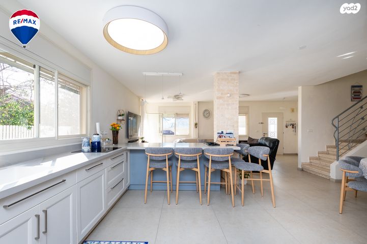 דו משפחתי, התומר, יעקב, זכרון יעקב