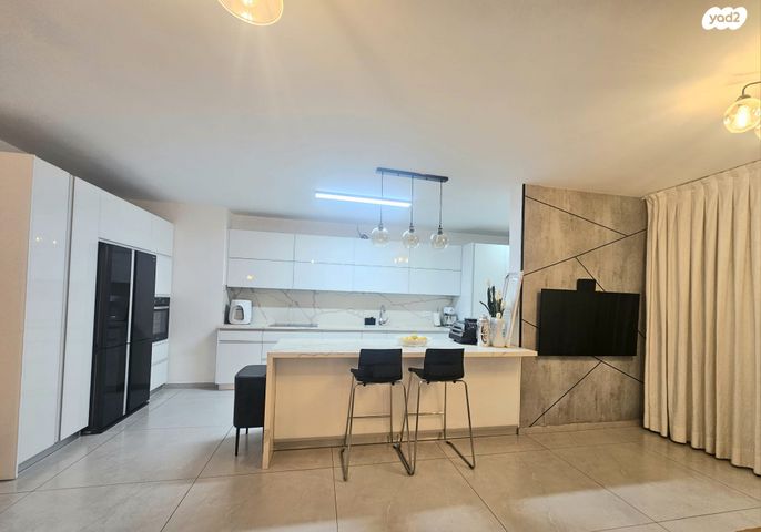 דירה, אפרים קישון 6, חתני פרס ישראל, באר יעקב