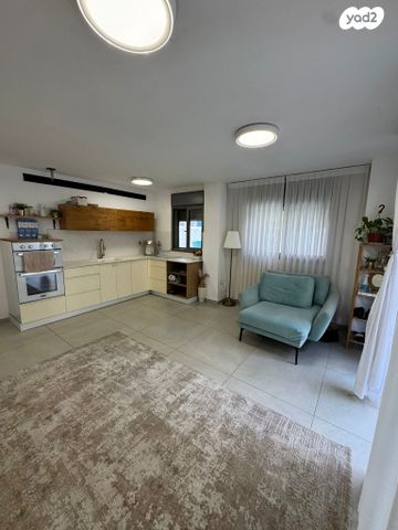 דירת גן, חולון