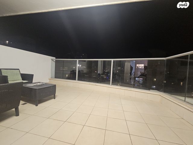 דירה, אפרים קישון 6, חתני פרס ישראל, באר יעקב