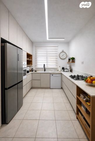 דו משפחתי, אחוזת ברק, אחוזת ברק