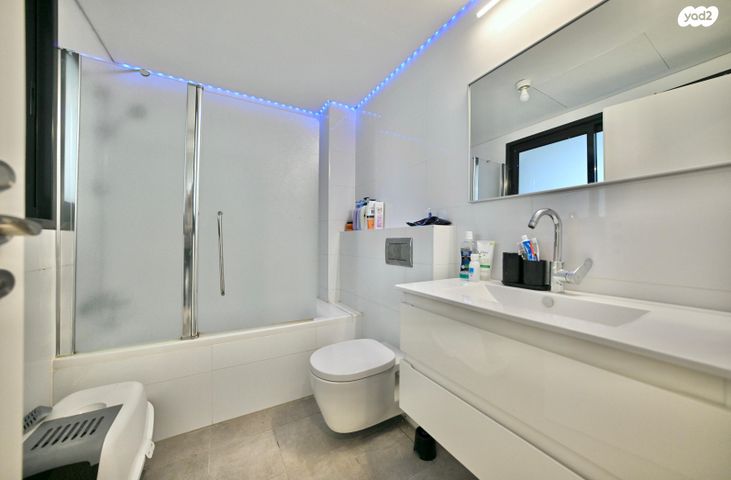 דירה, יצחק נבון, נאות אריאל שרון, קרית אונו